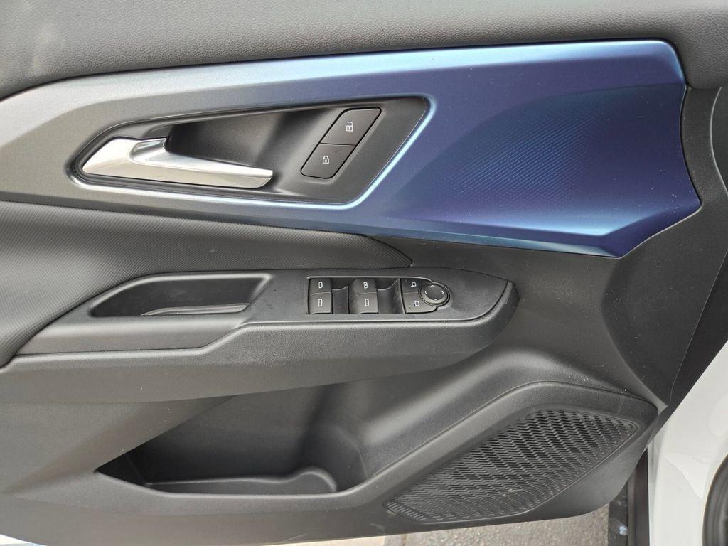 new 2025 Chevrolet Equinox EV car, priced at $39,012