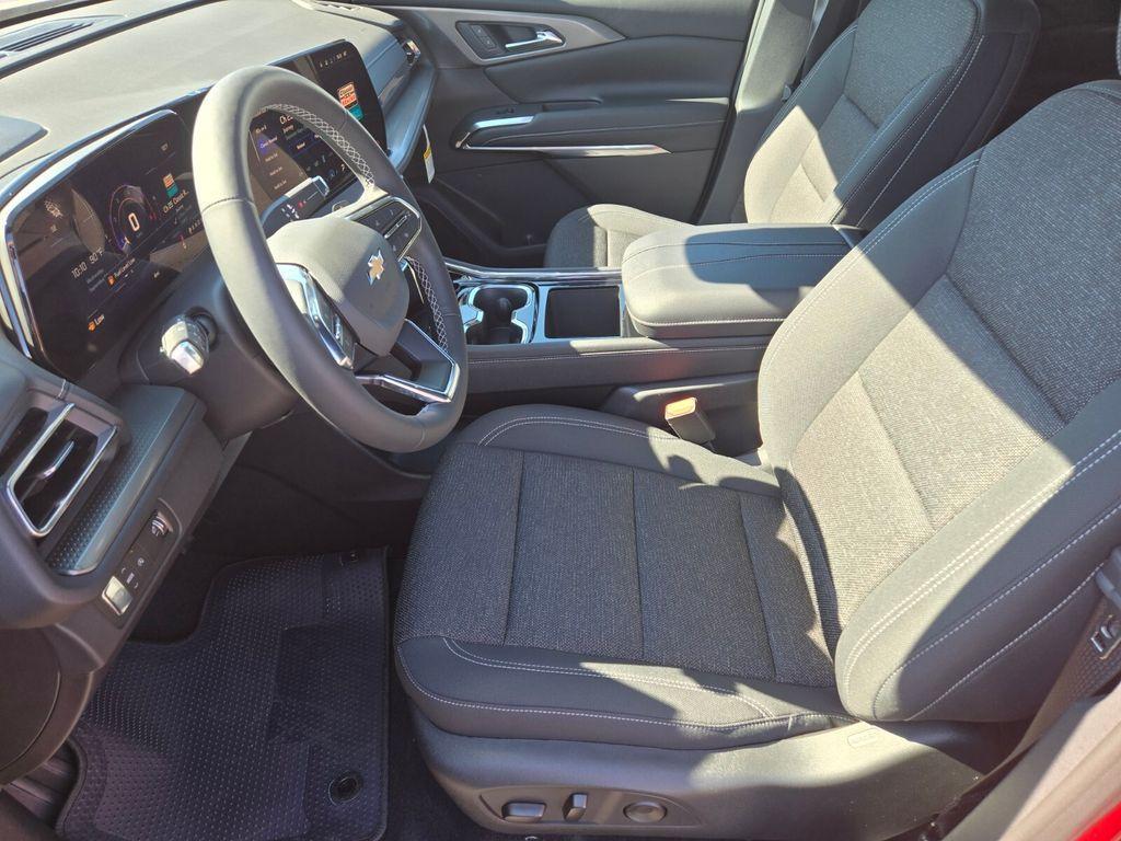 new 2026 Chevrolet Traverse car, priced at $43,435