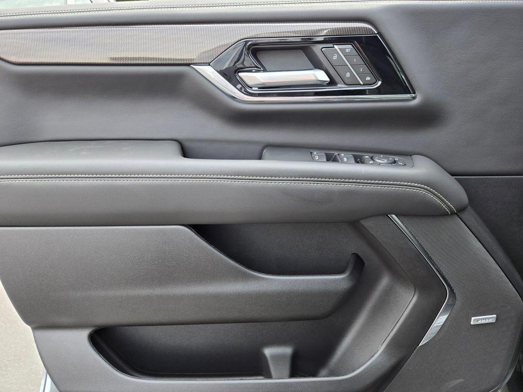 new 2025 GMC Yukon XL car, priced at $77,710