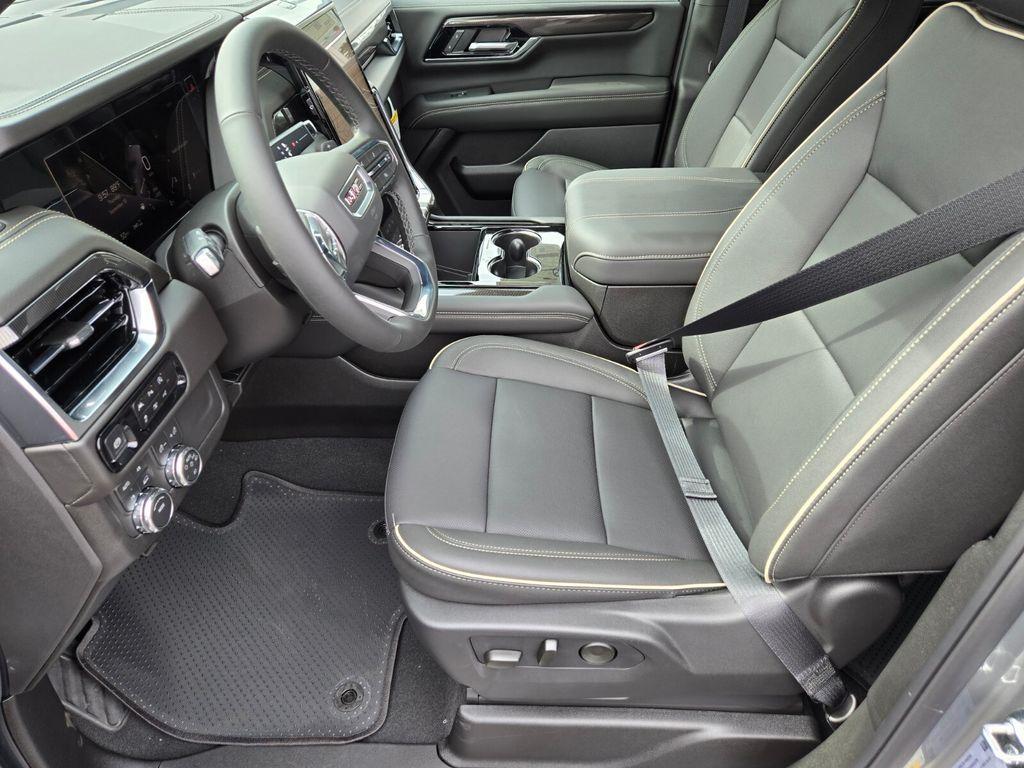 new 2025 GMC Yukon XL car, priced at $77,710