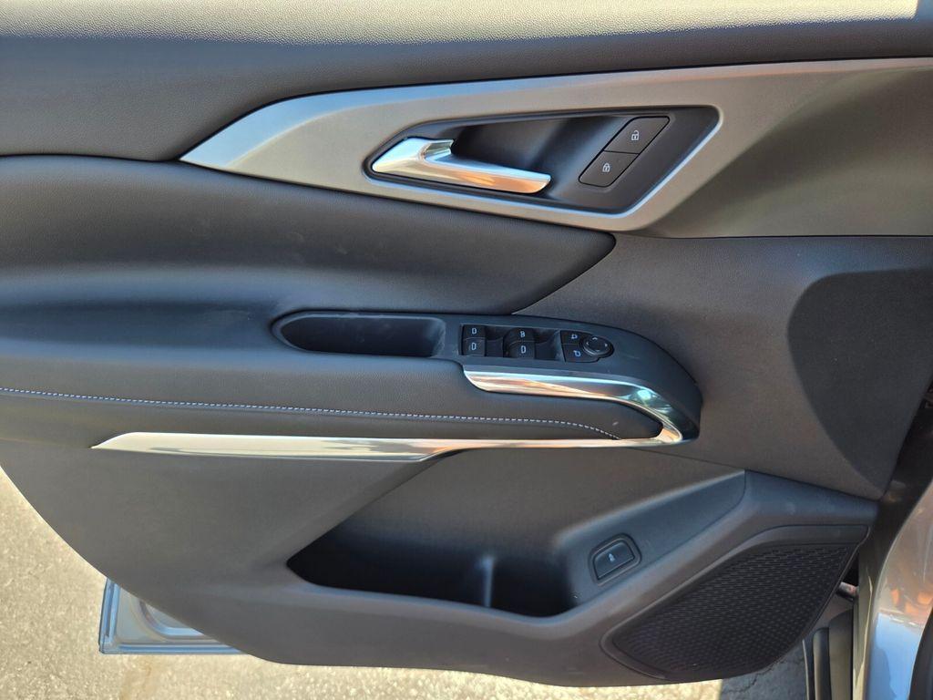 new 2026 Chevrolet Traverse car, priced at $44,345