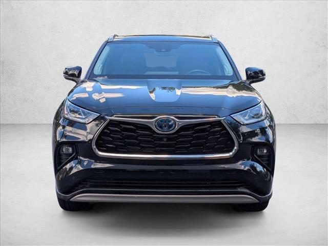 used 2022 Toyota Highlander Hybrid car, priced at $34,998