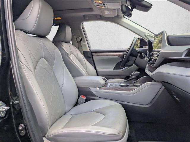 used 2022 Toyota Highlander Hybrid car, priced at $34,998