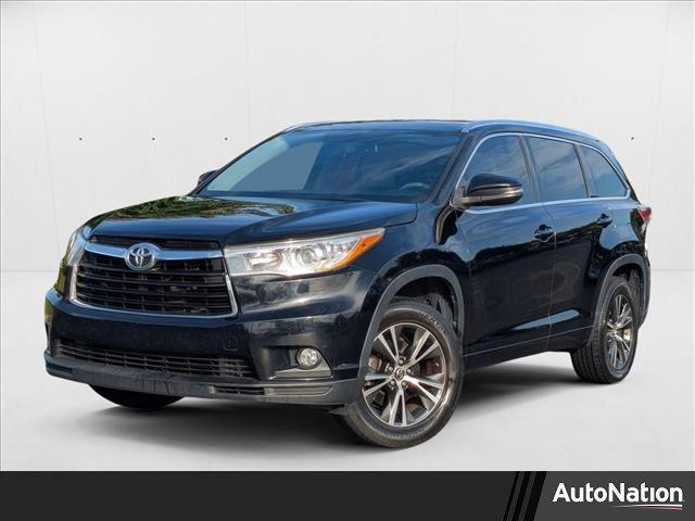 used 2016 Toyota Highlander car, priced at $19,299