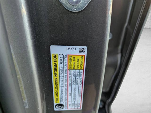 used 2022 Acura MDX car, priced at $38,799