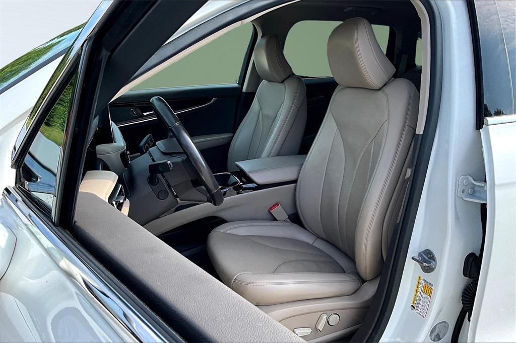 used 2022 Lincoln Nautilus car, priced at $34,000