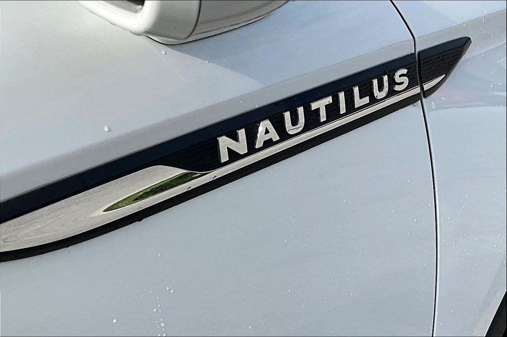 used 2022 Lincoln Nautilus car, priced at $31,925