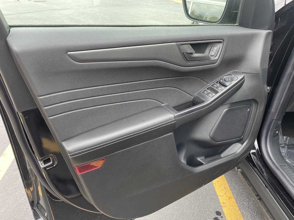 new 2025 Ford Escape car, priced at $30,582