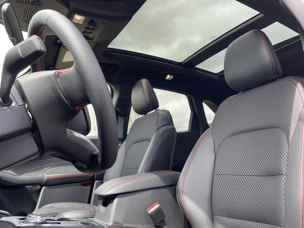 new 2025 Ford Escape car, priced at $33,026