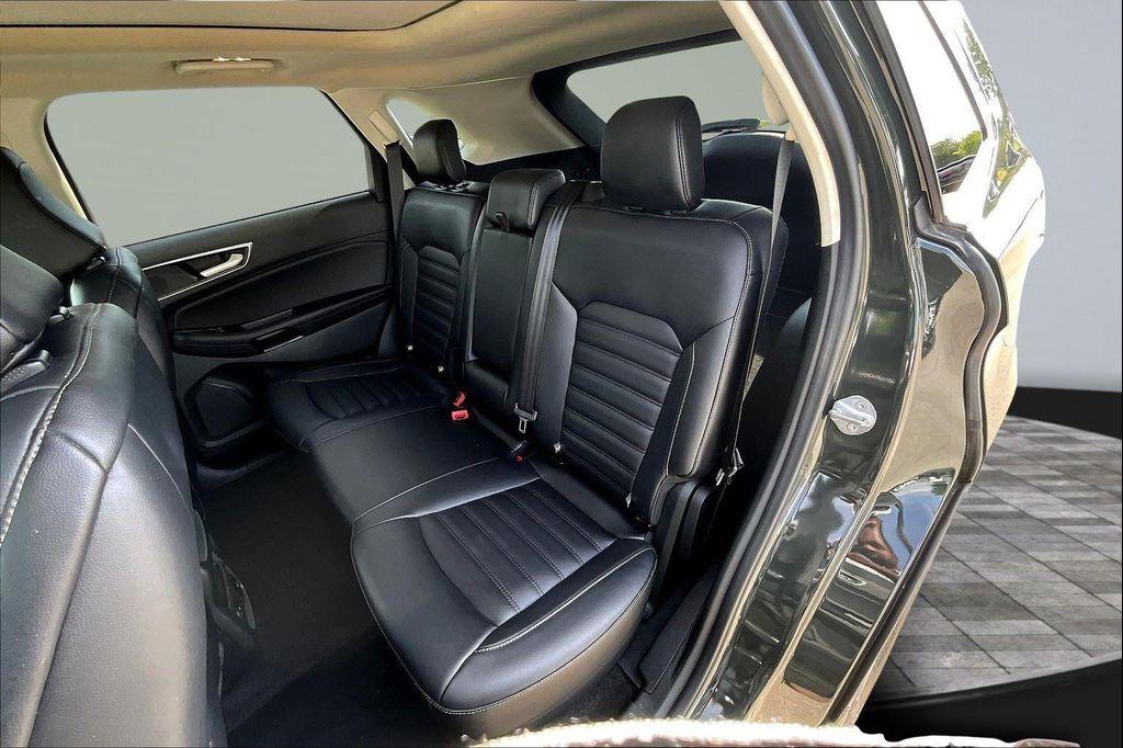 used 2022 Ford Edge car, priced at $25,998