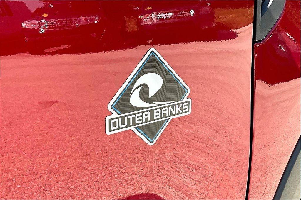 new 2025 Ford Bronco Sport car, priced at $39,618