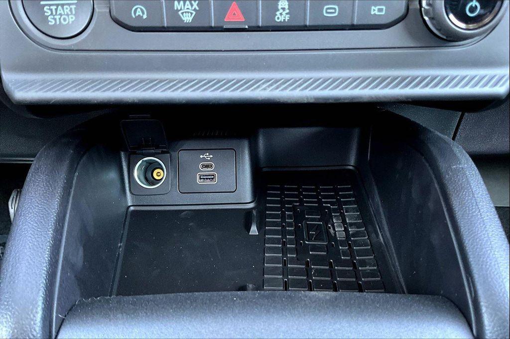 new 2025 Ford Bronco Sport car, priced at $33,647