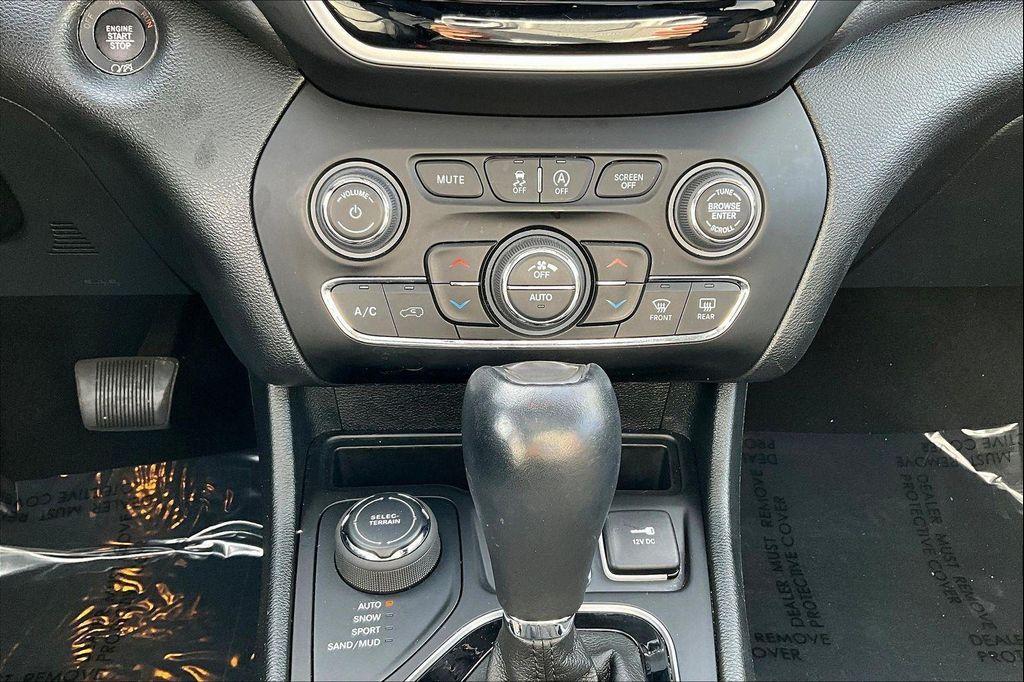 used 2022 Jeep Cherokee car, priced at $23,987