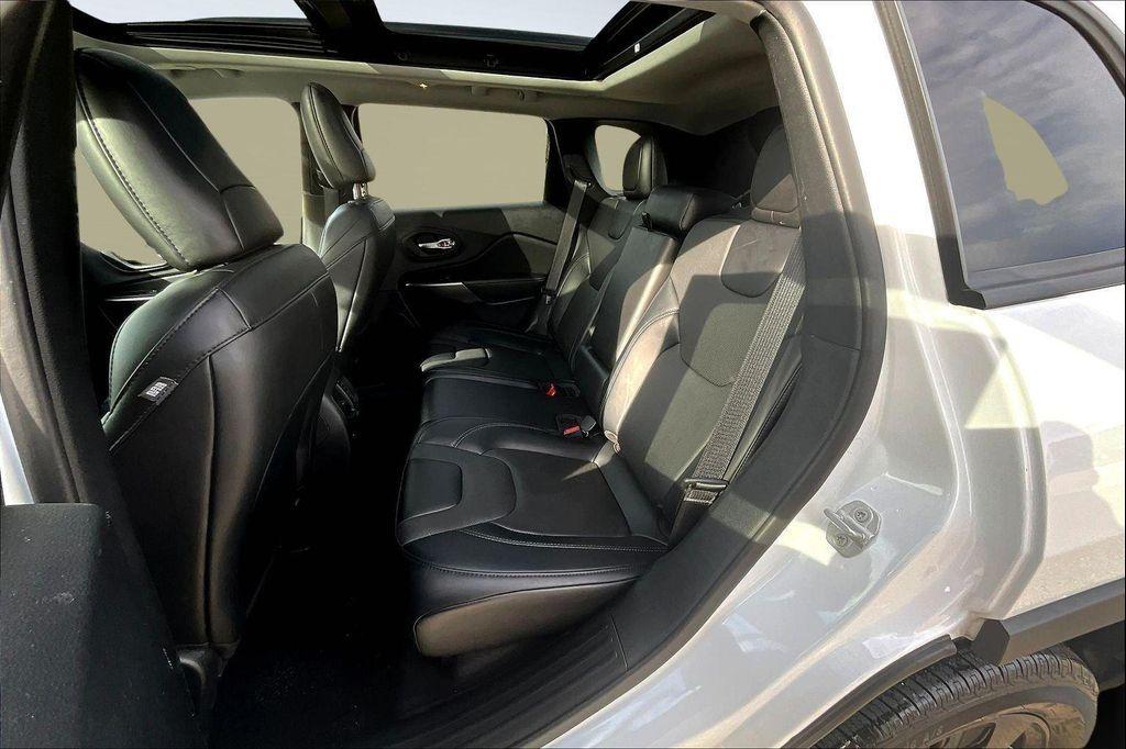 used 2022 Jeep Cherokee car, priced at $23,987