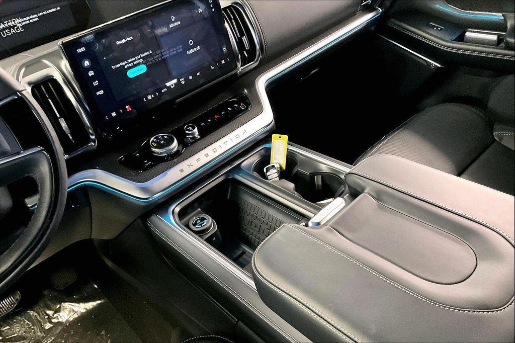 new 2025 Ford Expedition car, priced at $82,186