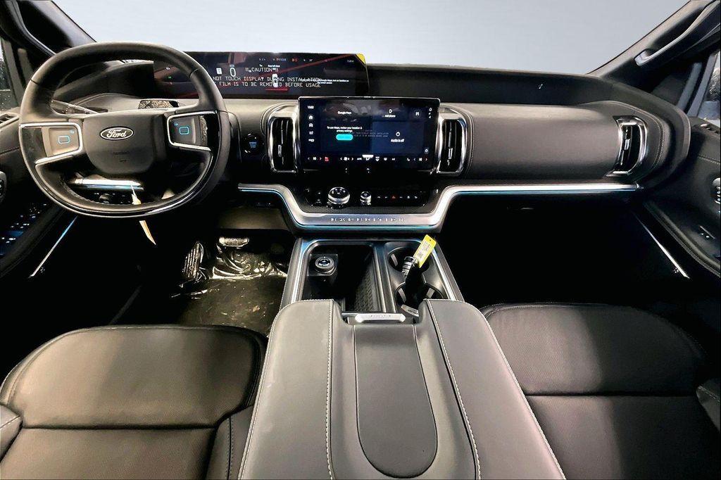 new 2025 Ford Expedition car, priced at $82,186