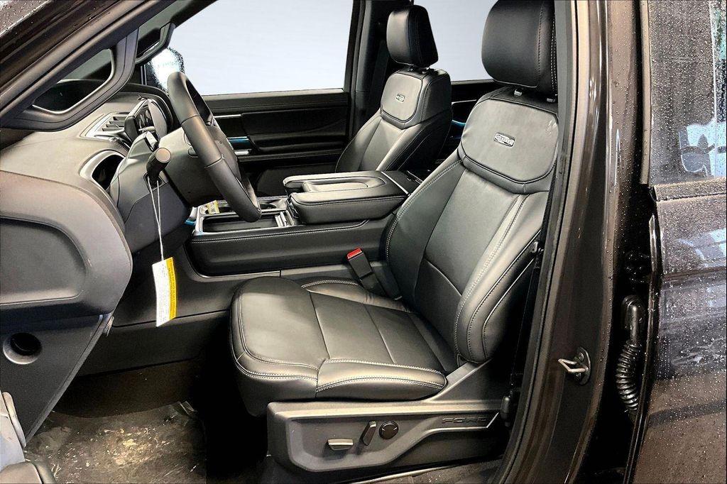 new 2025 Ford Expedition car, priced at $82,186