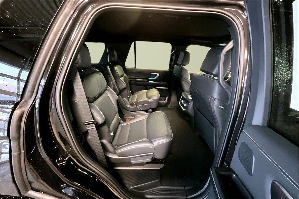 new 2025 Ford Expedition car, priced at $82,186