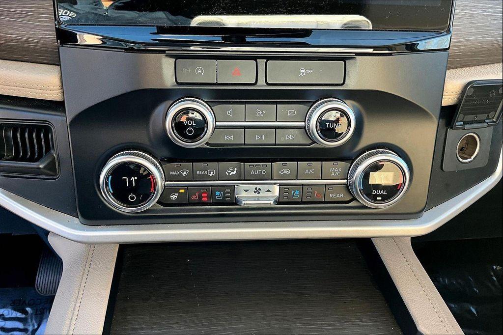 used 2024 Ford Expedition car, priced at $53,700