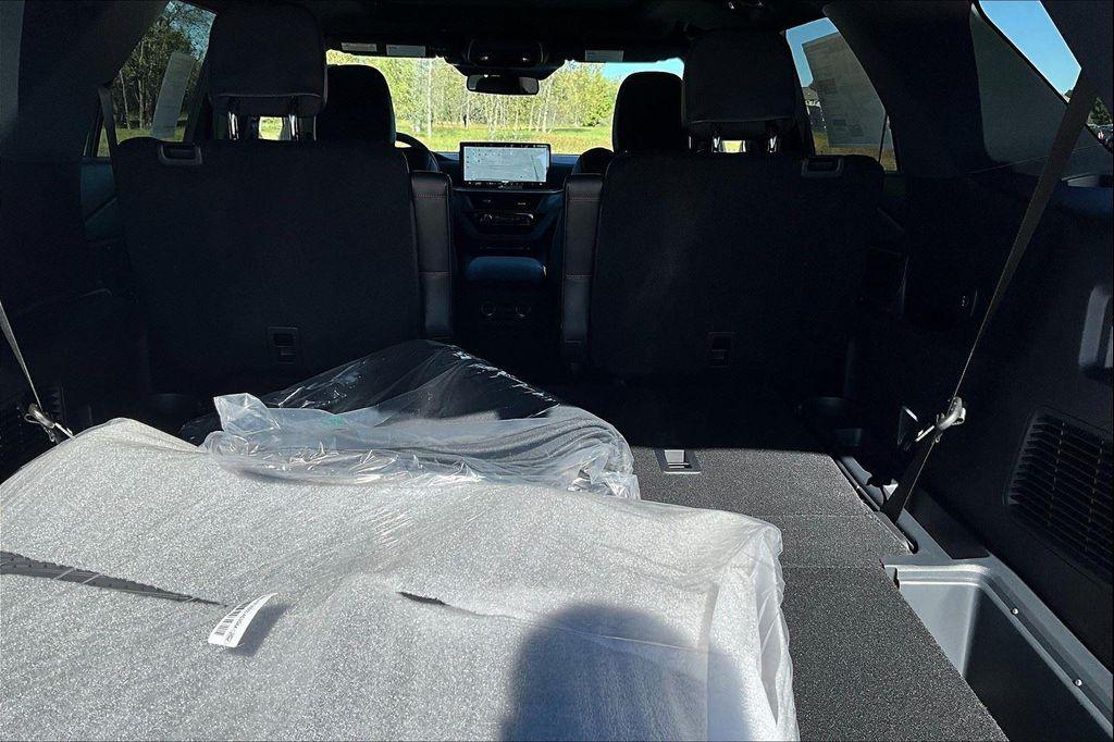 new 2025 Ford Explorer car, priced at $58,703