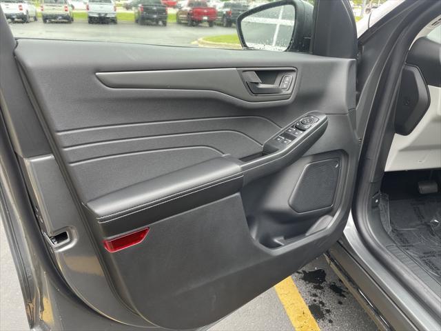 new 2025 Ford Escape car, priced at $30,689