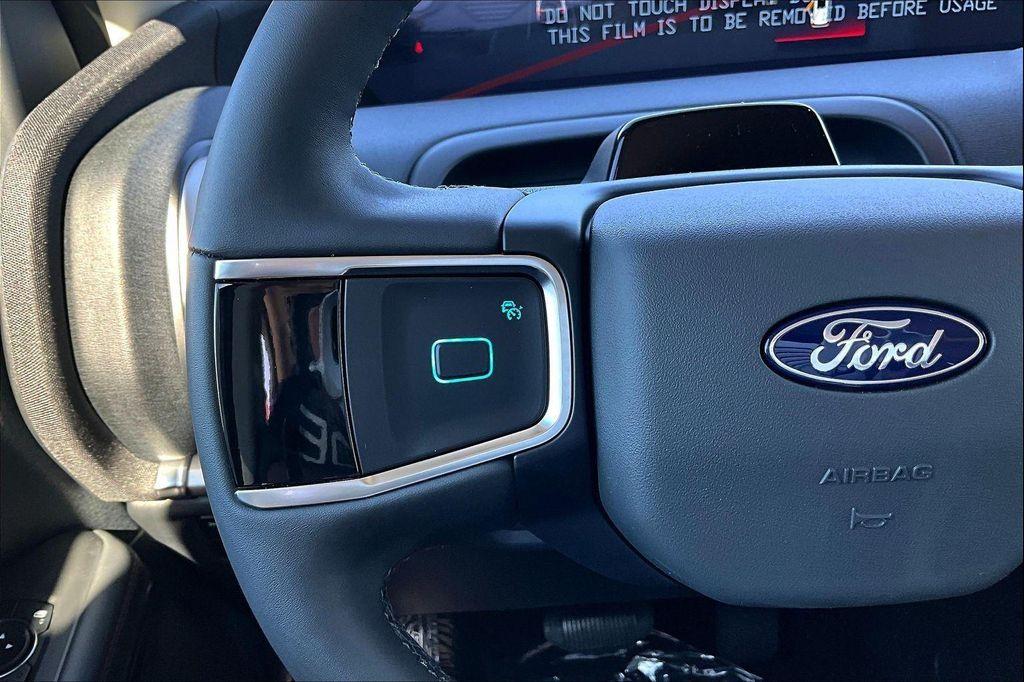 new 2025 Ford Expedition car, priced at $70,559