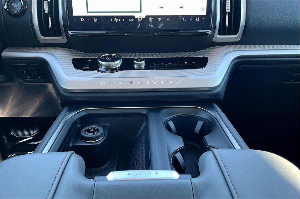 new 2025 Ford Expedition car, priced at $70,559