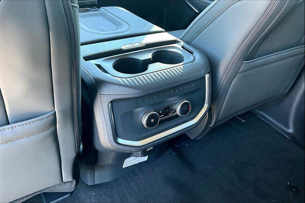 new 2025 Ford Expedition car, priced at $70,559