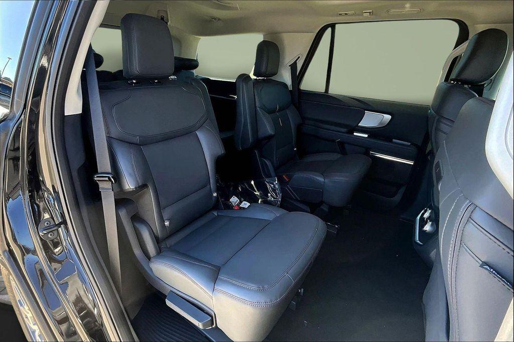 new 2025 Ford Expedition car, priced at $70,559