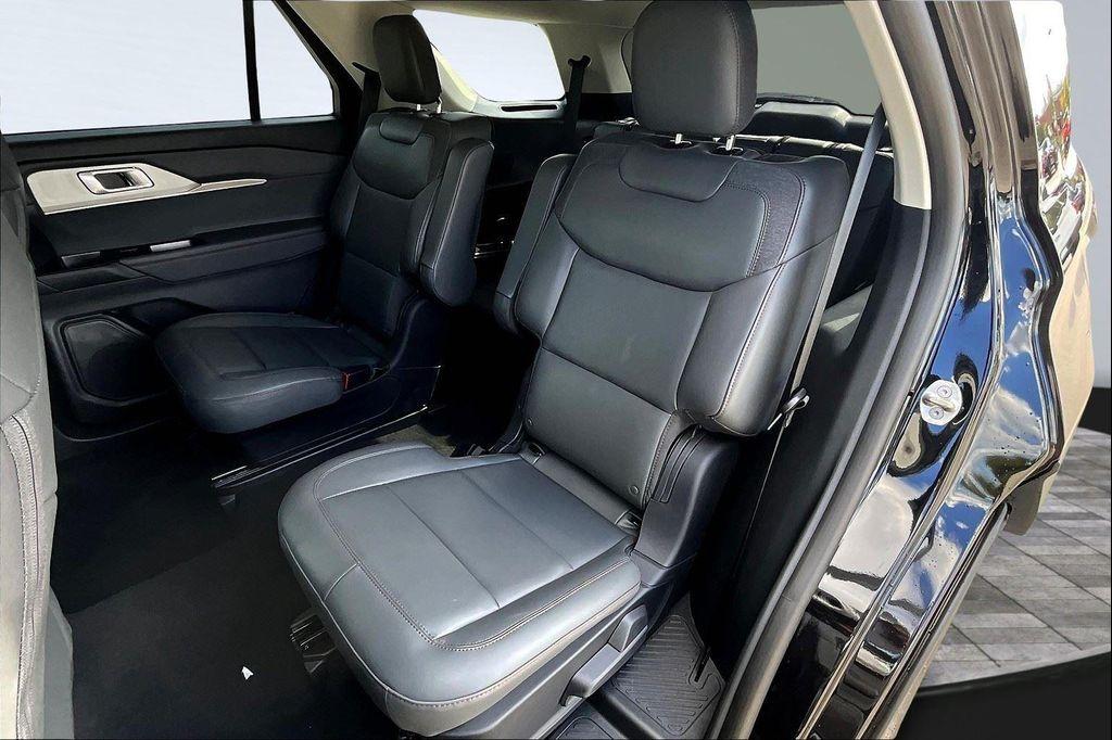 new 2025 Ford Explorer car, priced at $44,296