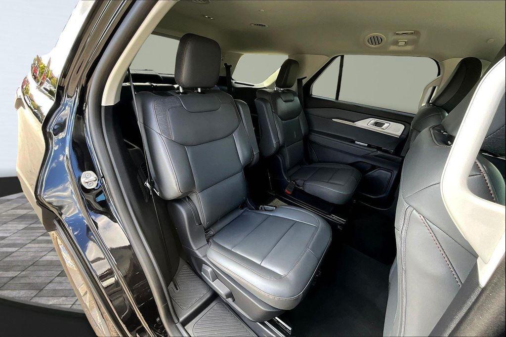 new 2025 Ford Explorer car, priced at $44,296