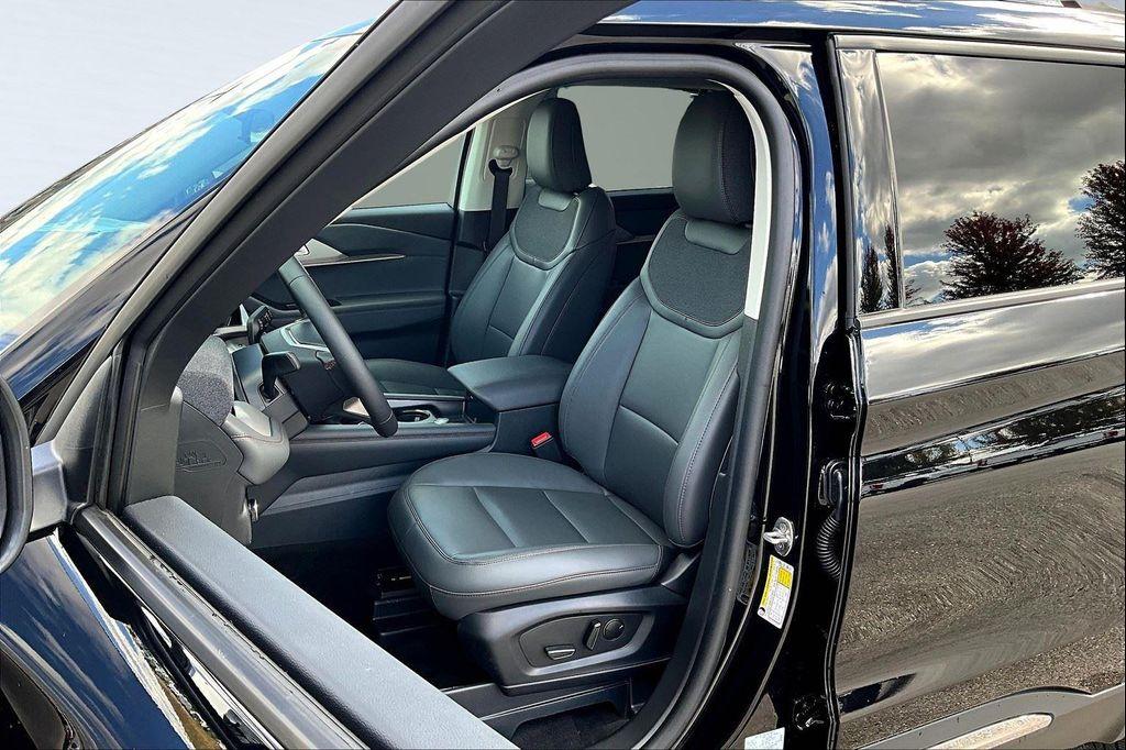 new 2025 Ford Explorer car, priced at $44,296