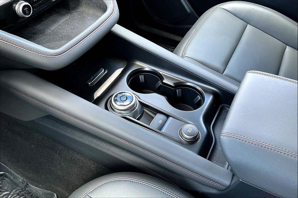 new 2025 Ford Explorer car, priced at $44,296