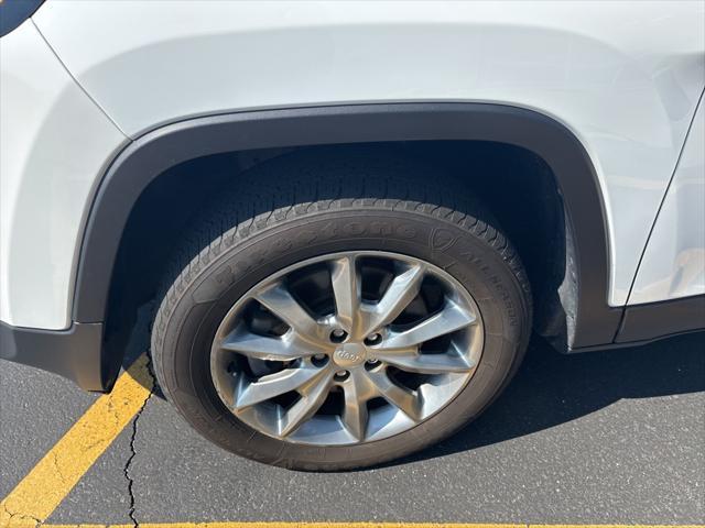 used 2018 Jeep Cherokee car