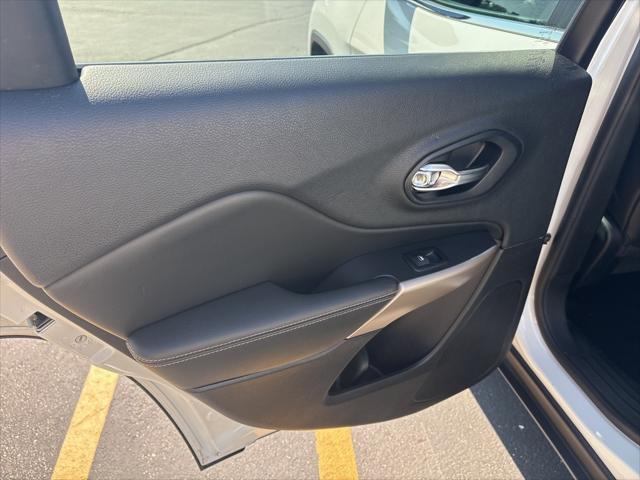 used 2018 Jeep Cherokee car