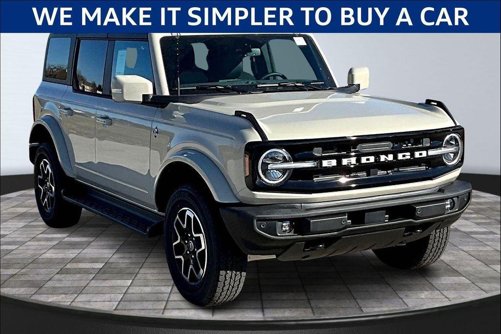 new 2025 Ford Bronco car, priced at $52,526