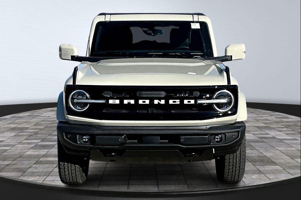 new 2025 Ford Bronco car, priced at $52,526