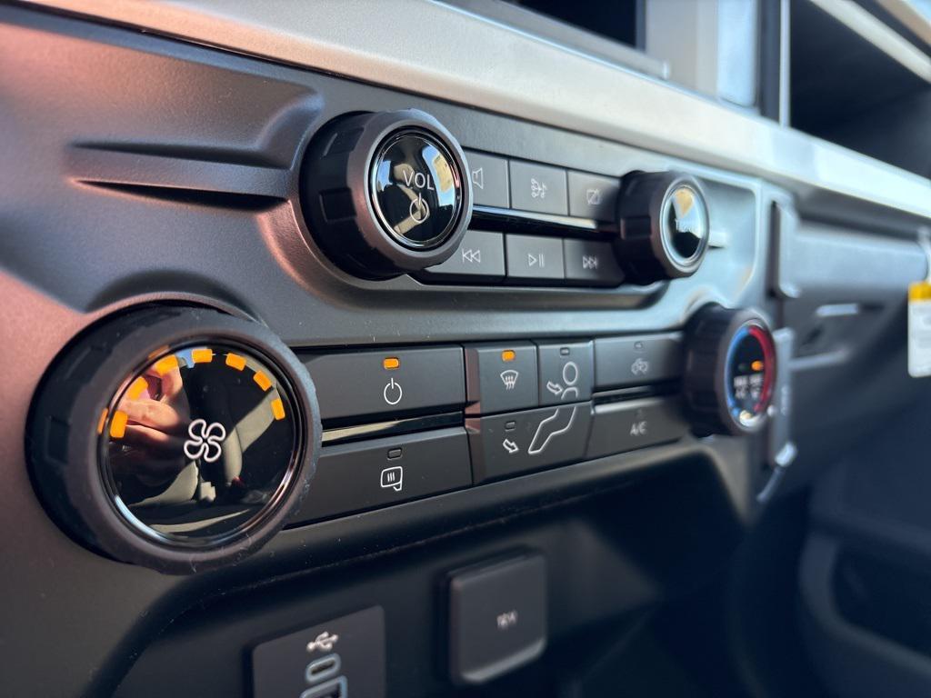 new 2024 Ford F-350 car, priced at $47,430