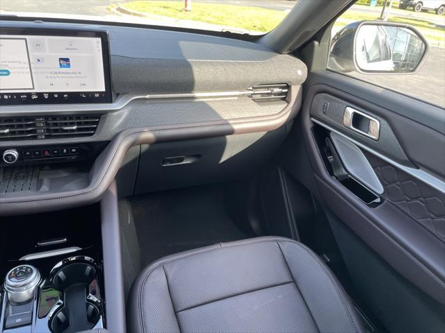 new 2025 Ford Explorer car, priced at $54,704