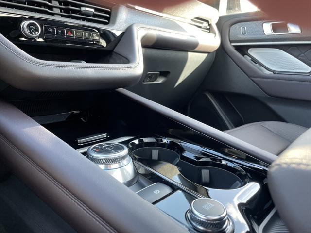 new 2025 Ford Explorer car, priced at $54,704