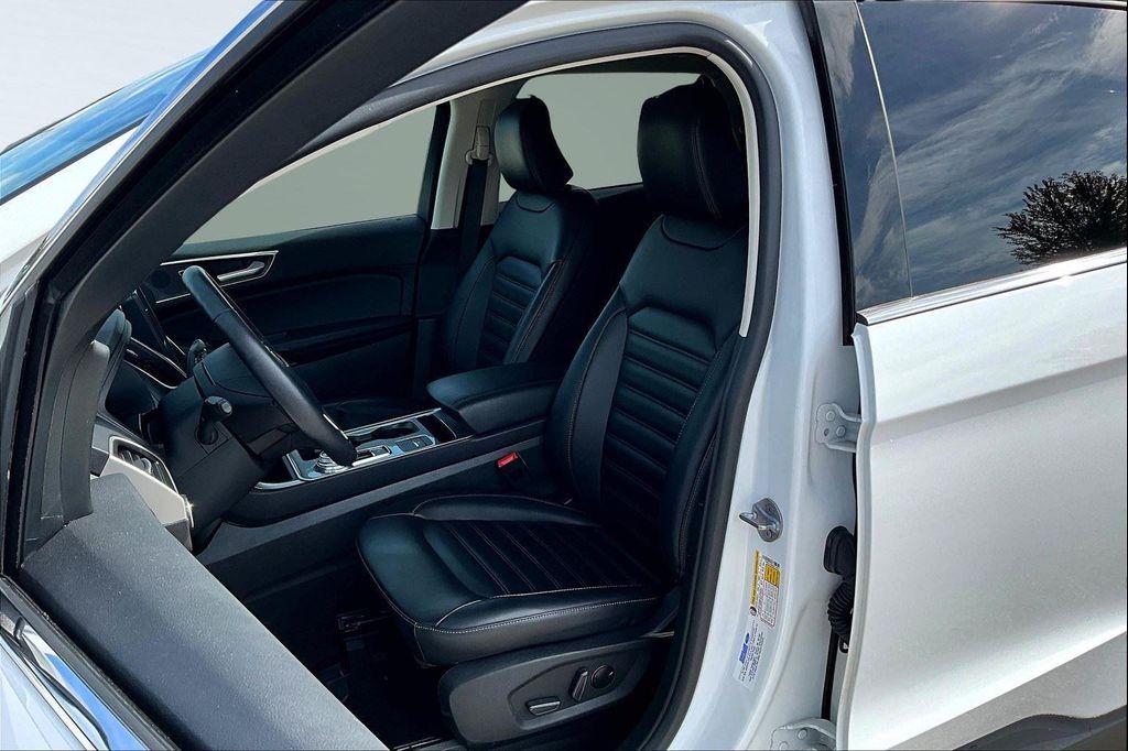 used 2024 Ford Edge car, priced at $26,489