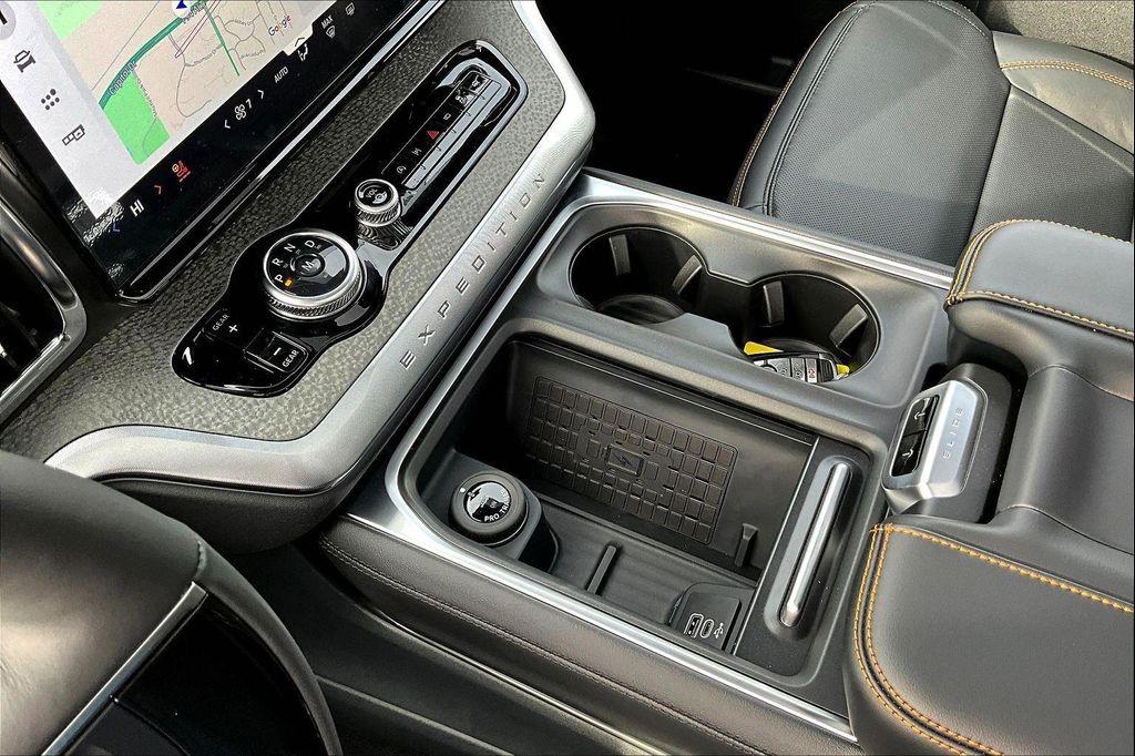 new 2025 Ford Expedition car, priced at $83,945