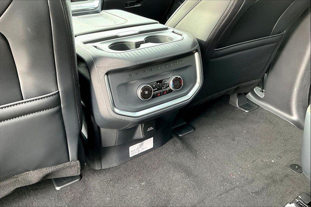 new 2025 Ford Expedition car, priced at $83,945