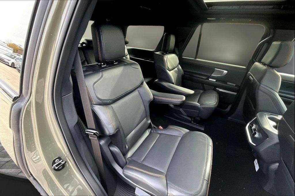 new 2025 Ford Expedition car, priced at $83,945