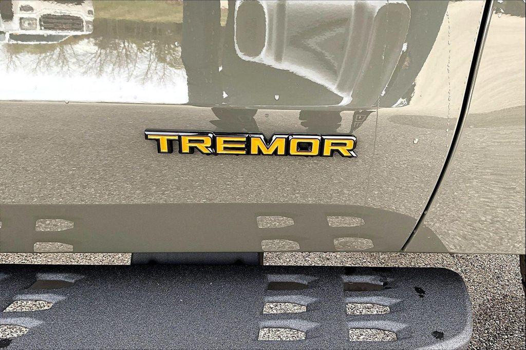 new 2025 Ford Expedition car, priced at $83,945