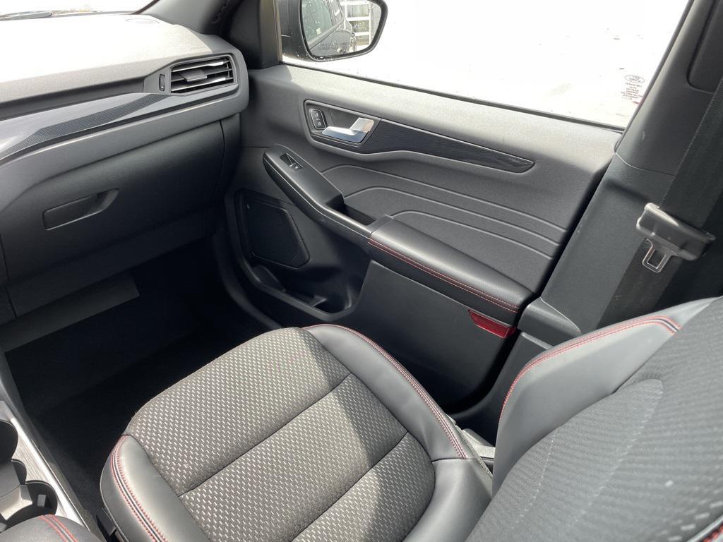 new 2025 Ford Escape car, priced at $29,899