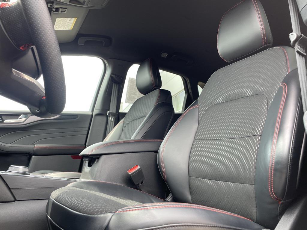 new 2025 Ford Escape car, priced at $29,899