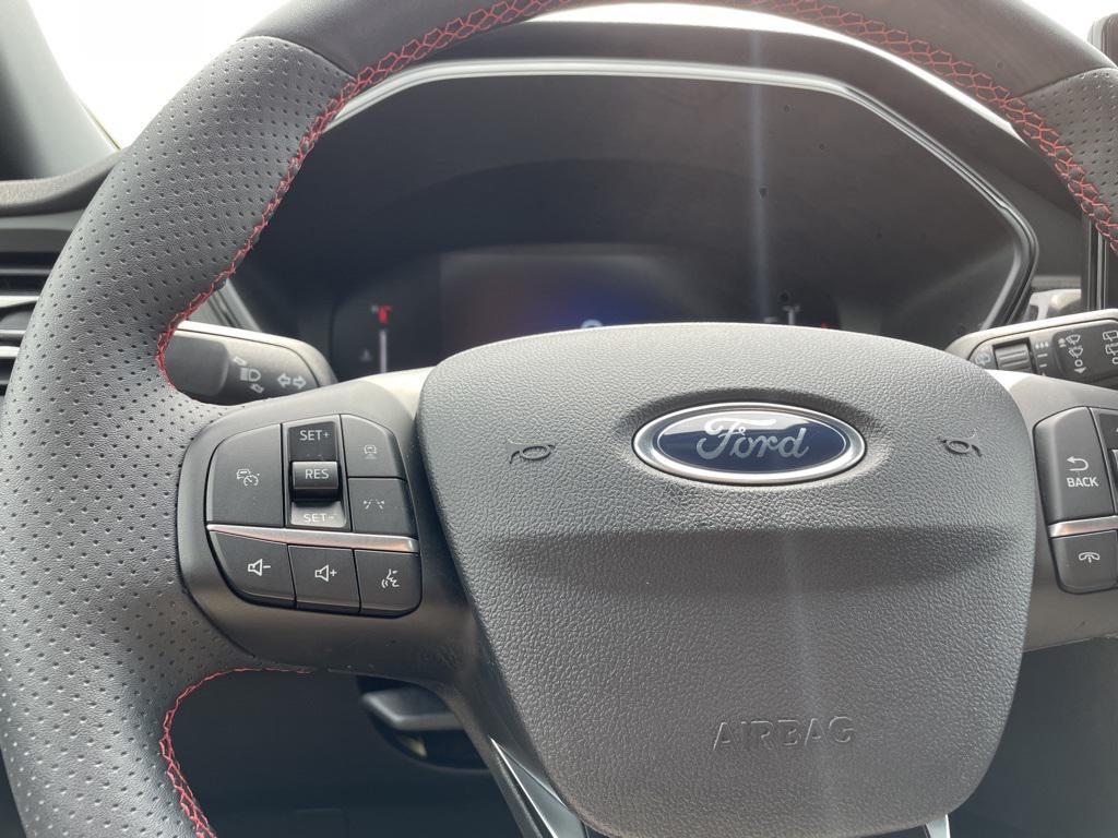 new 2025 Ford Escape car, priced at $29,899