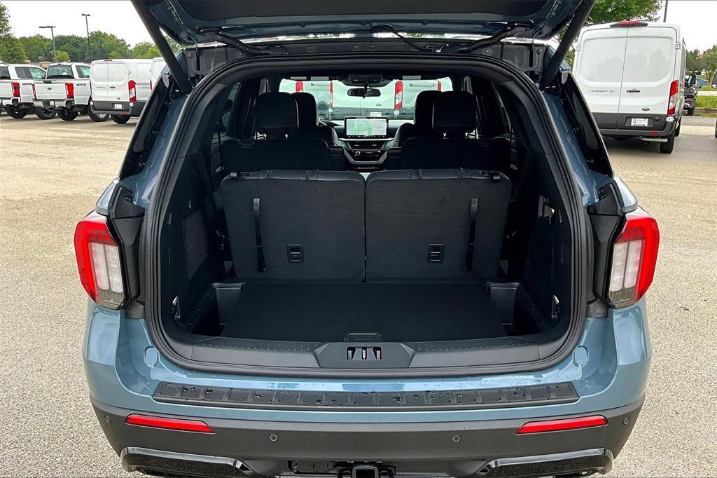 new 2025 Ford Explorer car, priced at $47,710