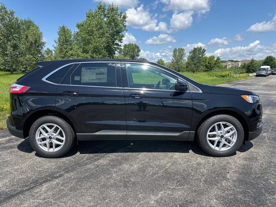 new 2024 Ford Edge car, priced at $45,040